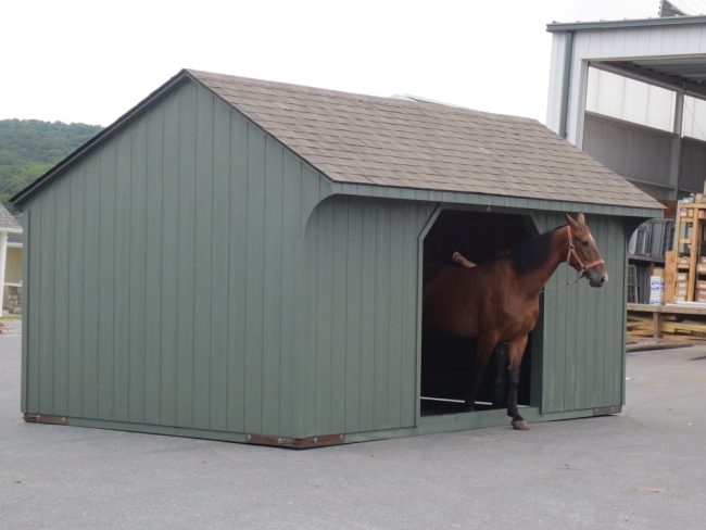 Run-in sheds for horses
